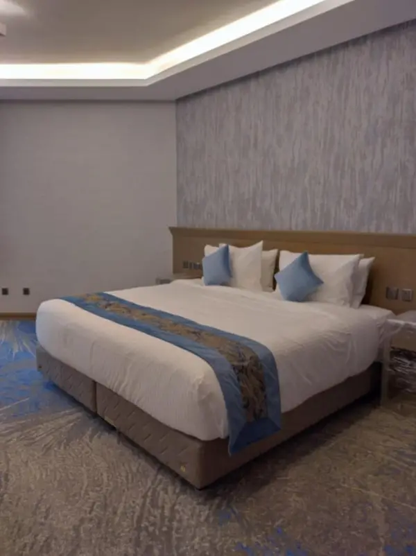 Valy Hotel 5